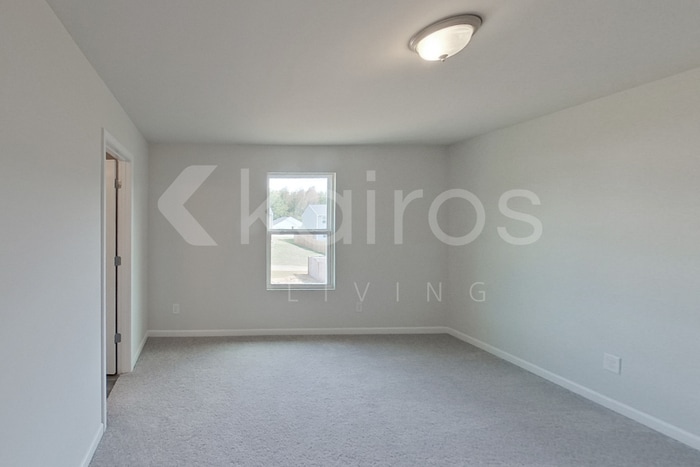 Building Photo - 111 Maple Dr