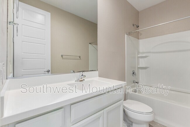 Building Photo - 2753 S 85th Way