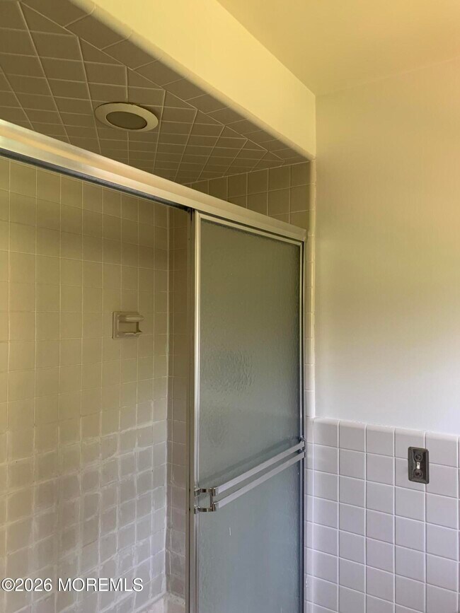 Building Photo - 2 Carbury Rd