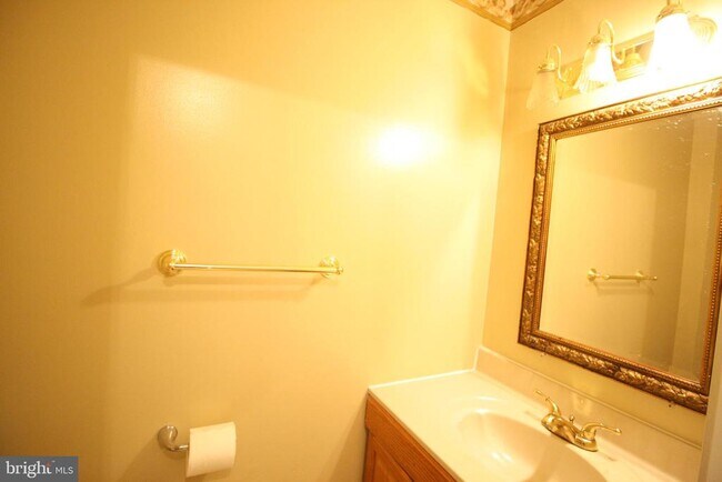 Building Photo - 130 Deer Park Ln