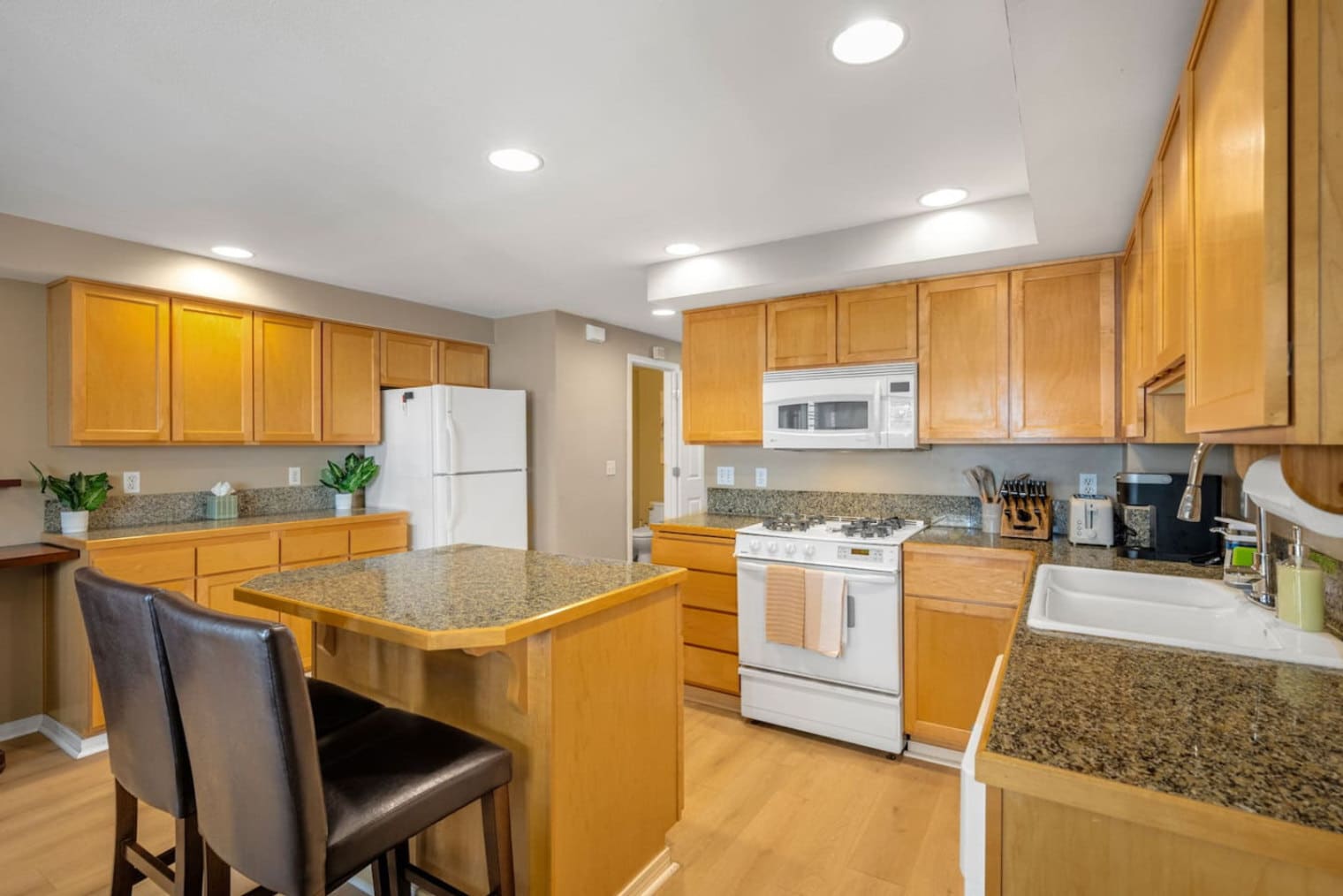 Building Photo - 931-B North 35th Street-SI ID1520573P