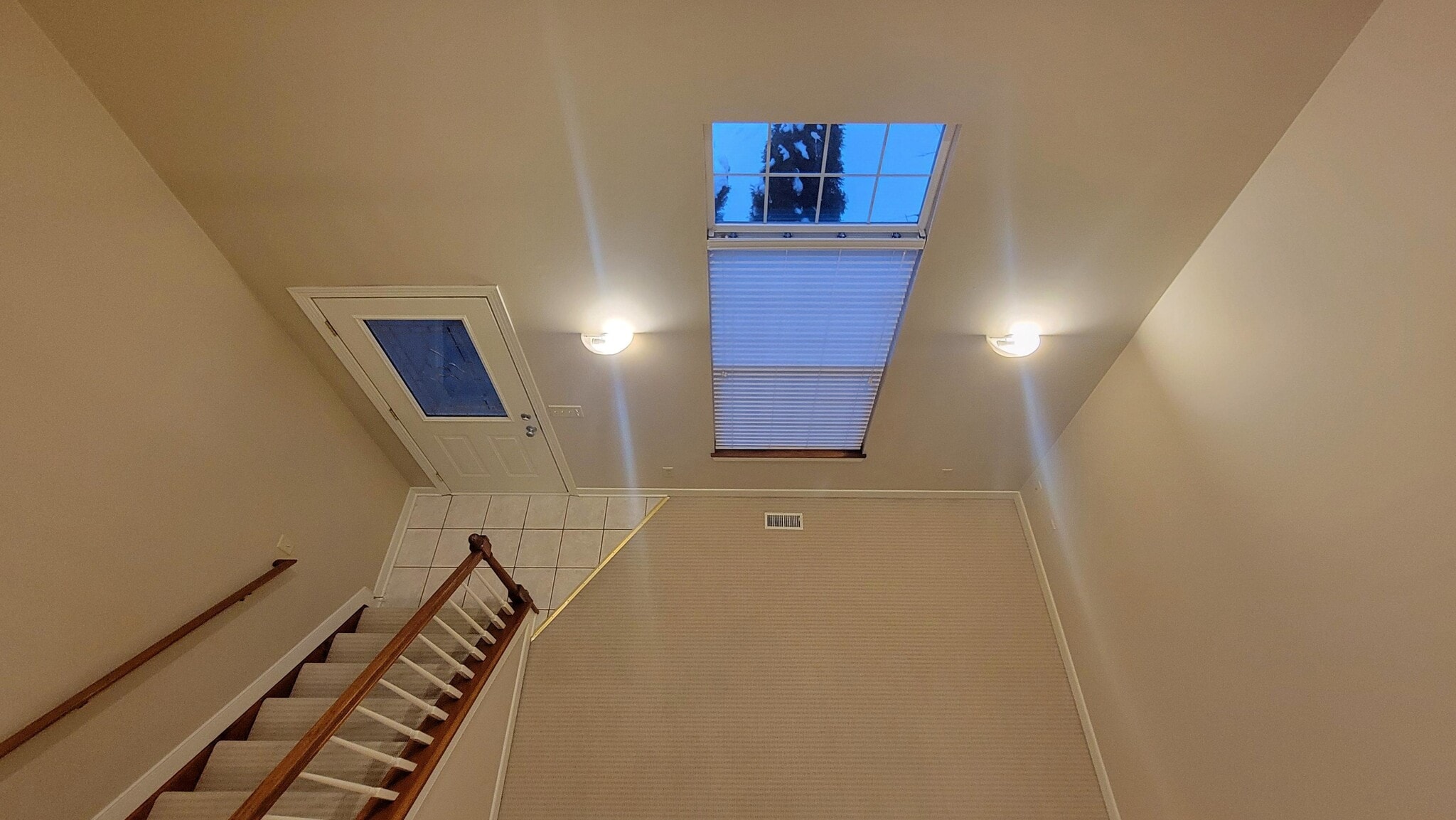 Building Photo - 2158 Kenyon St. N.E.