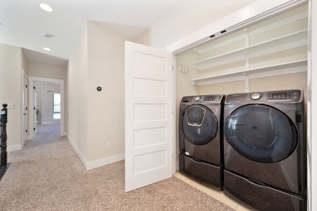 Building Photo - 3 bedroom | 2.5 bathroom | Crocker Village Brownstone