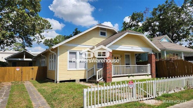 Building Photo - This Historic Heights cottage style 3 bedr...