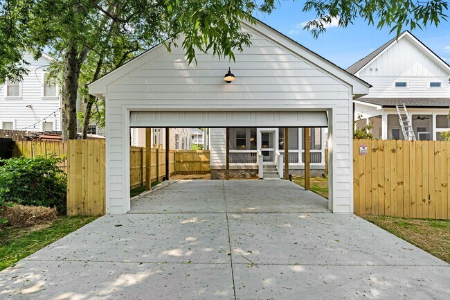 Building Photo - Beautiful home in The Nations!  4 bedrooms and 3 bathrooms in well sought after area.