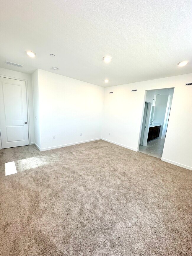 Building Photo - 8112 Moongate Wy