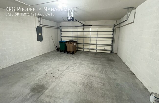 Building Photo - 1009 NE 11th St