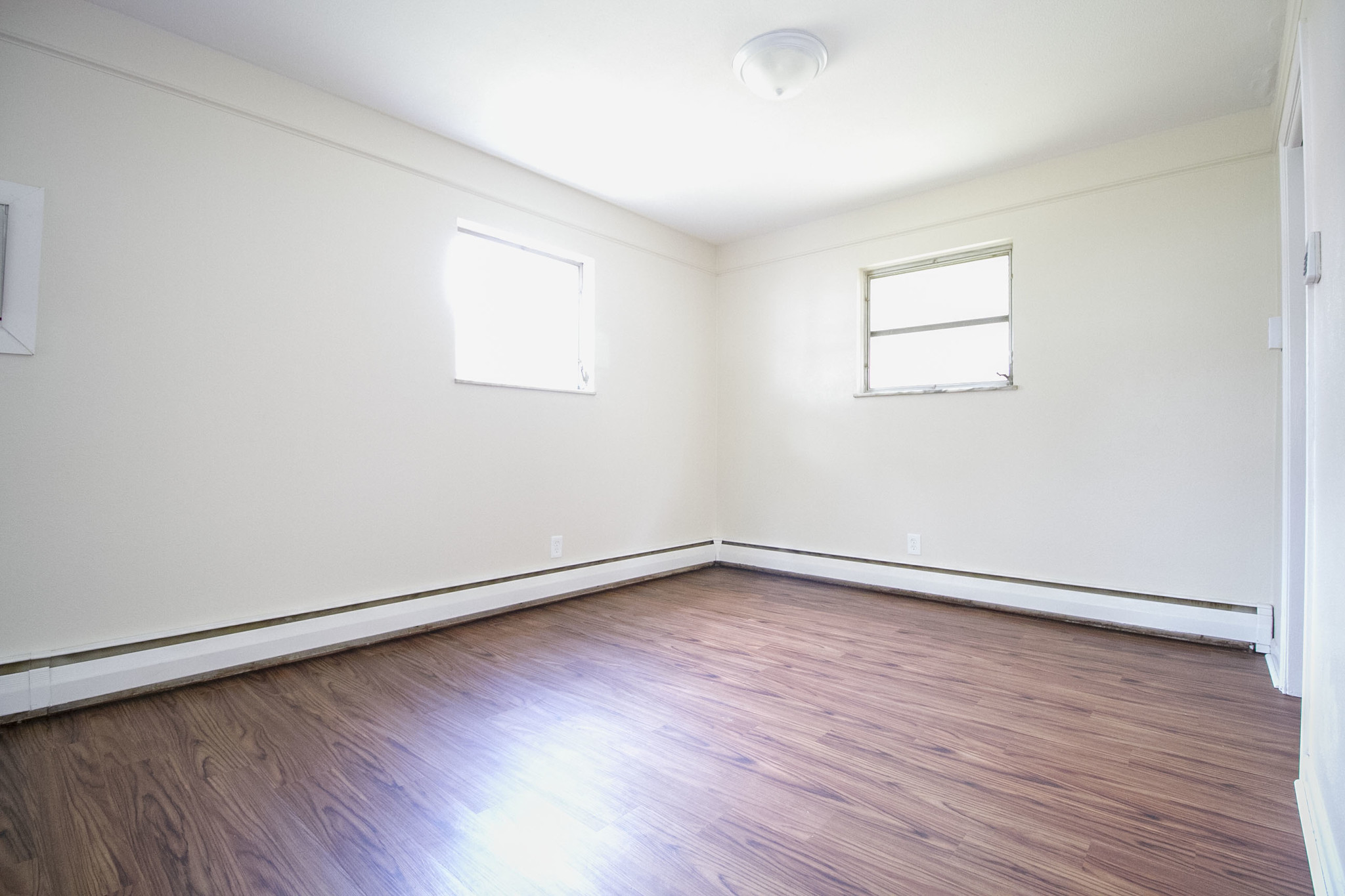 Building Photo - 3350 Beaumont Dr