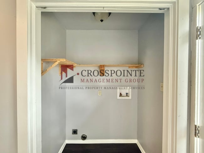 Building Photo - Tour Today! 3 Bedroom, 2 Bathroom House!