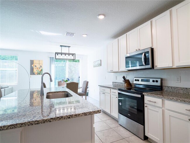 Building Photo - 573 Vista Villages Blvd