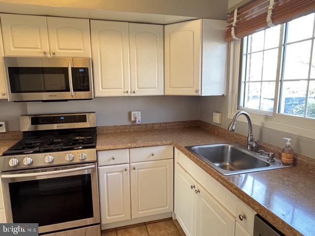 Building Photo - 1634 Ripon Pl