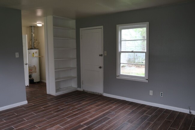 Building Photo - 1303 Burchett St