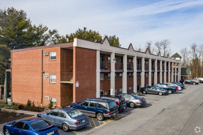 Building Photo - The Crossings at Elmwood