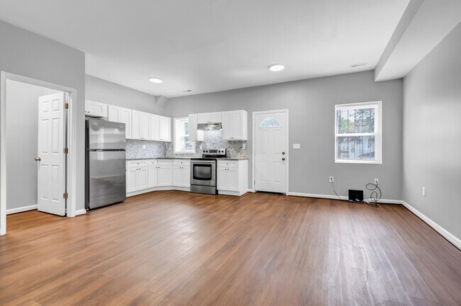 Building Photo - 2103 Chelsea Terrace