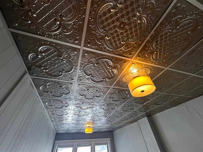 Building Photo - 2 Raymond Ave