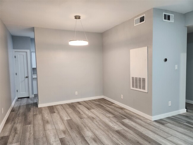 Building Photo - 6500 Harbor Town Dr