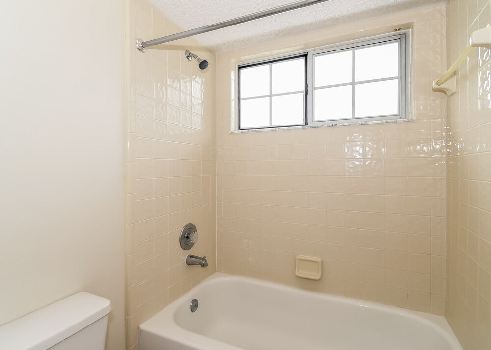 Building Photo - 9591 Sugar Hollow Ln