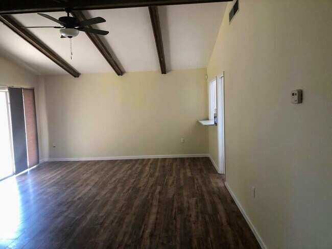 Building Photo - 7402 Oak Marsh St