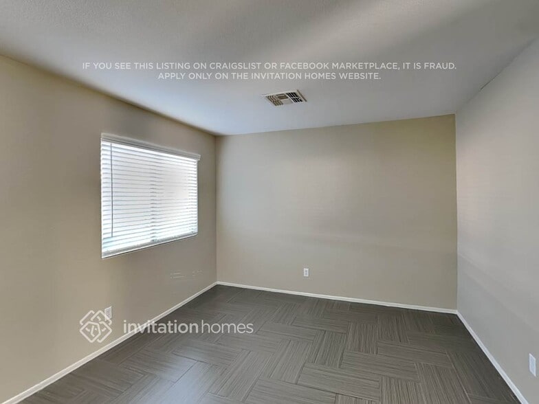 Building Photo - 30546 N Honeysuckle Dr