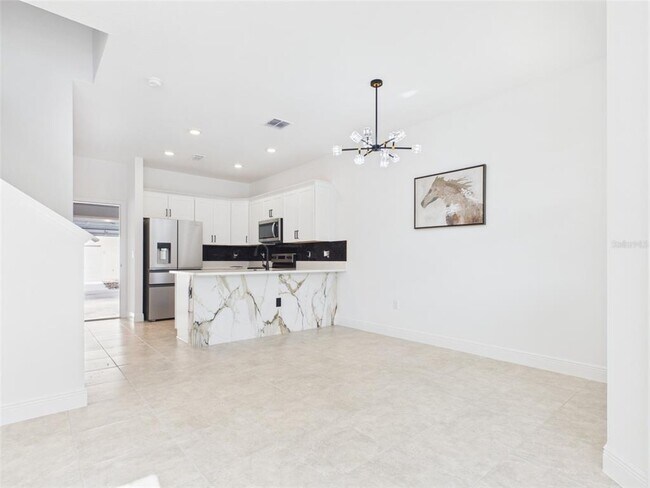 Building Photo - 5611 SW 72nd Ct