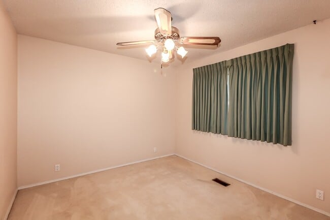 Building Photo - 3 Cortez Ln