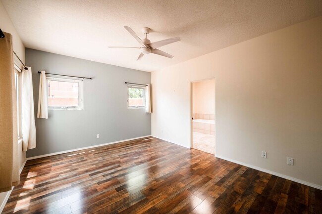 Building Photo - Beautiful Southside Adobe on Vuelta Colorada