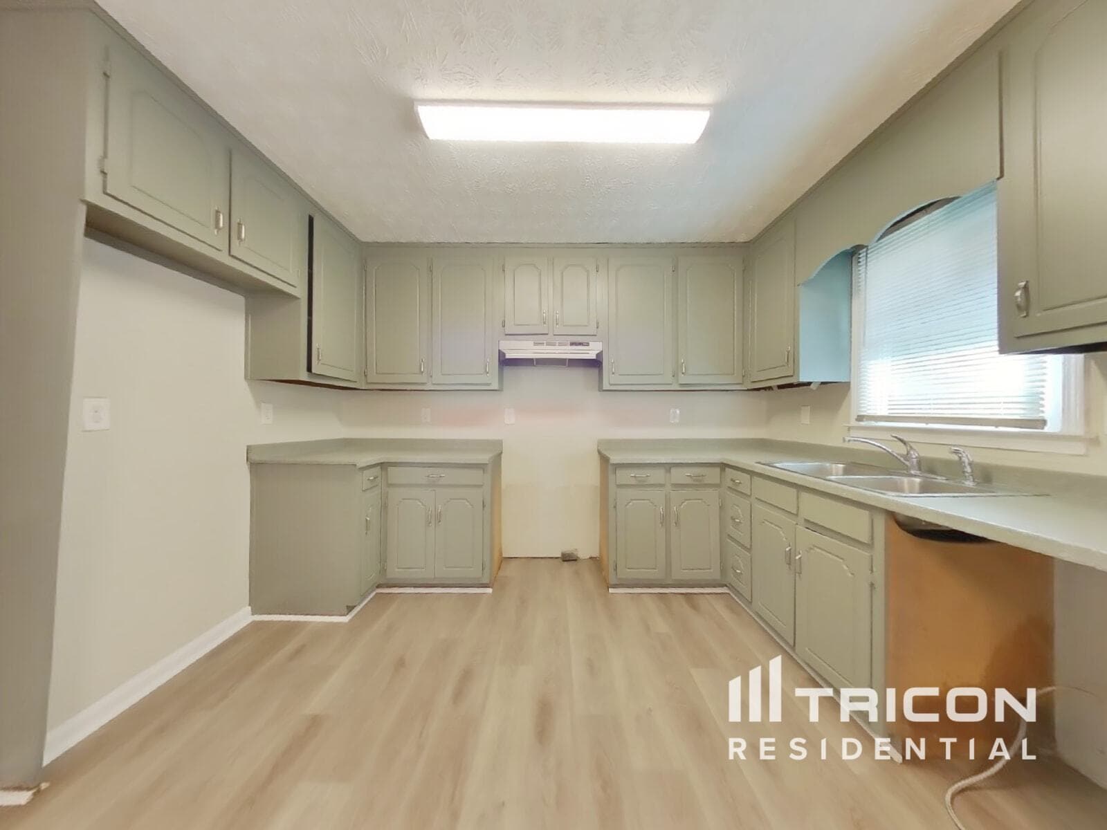 Building Photo - 55 6th Ave