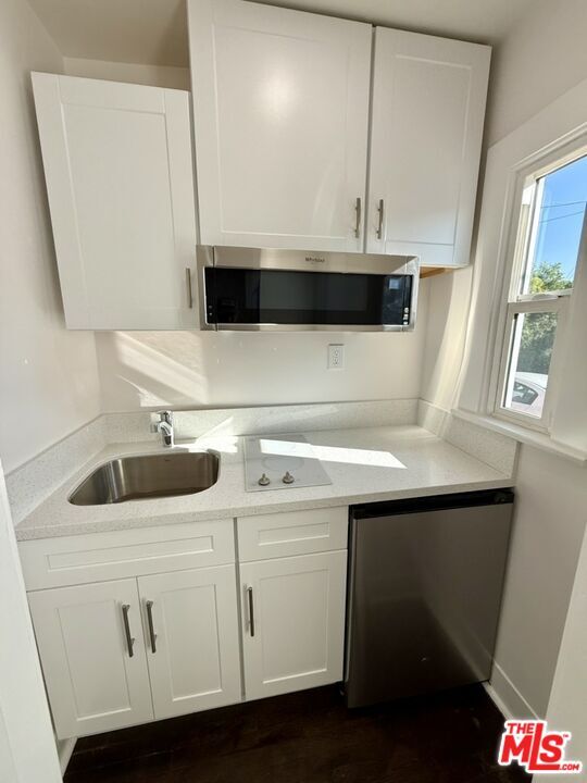 Building Photo - 5526 Franklin Ave