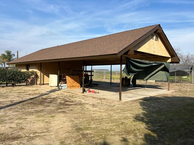 Building Photo - 7828 S Del Rey Ave