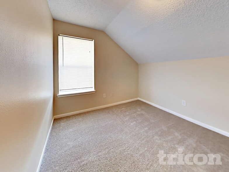 Building Photo - 3210 Kelling St