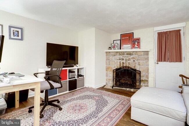 Building Photo - 3045 Olin Dr
