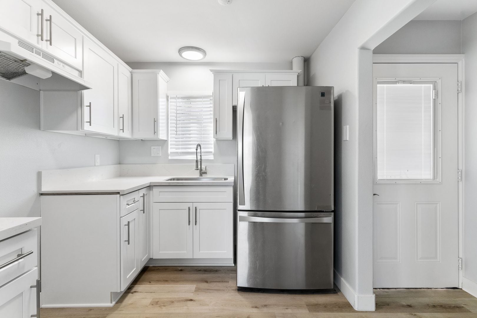 Building Photo - 2884 La Salle Ave