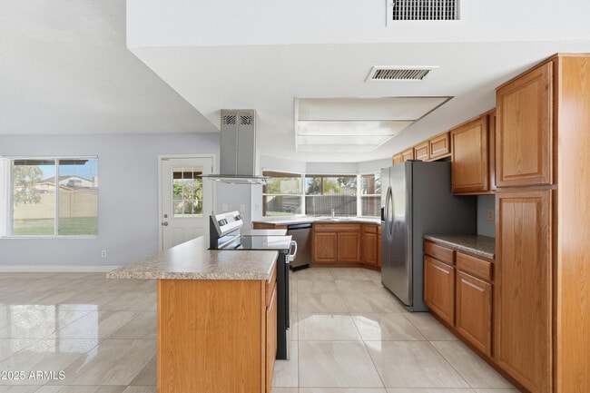 Building Photo - 17853 N 43rd Dr