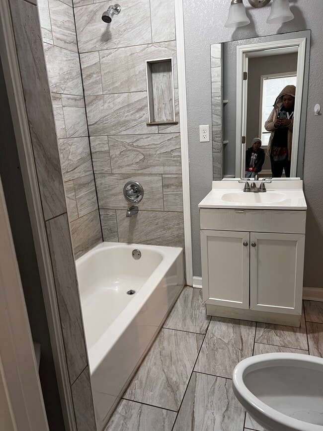 Building Photo - 1390 Kimball Cv