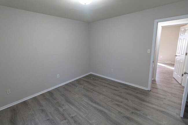 Building Photo - 319 West Blvd N