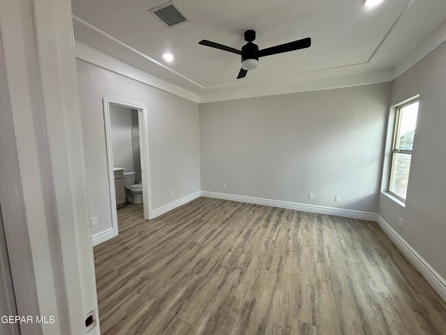 Building Photo - 10371 Manzana Rd