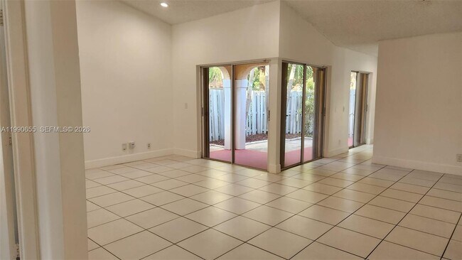 Building Photo - 1365 Springside Dr