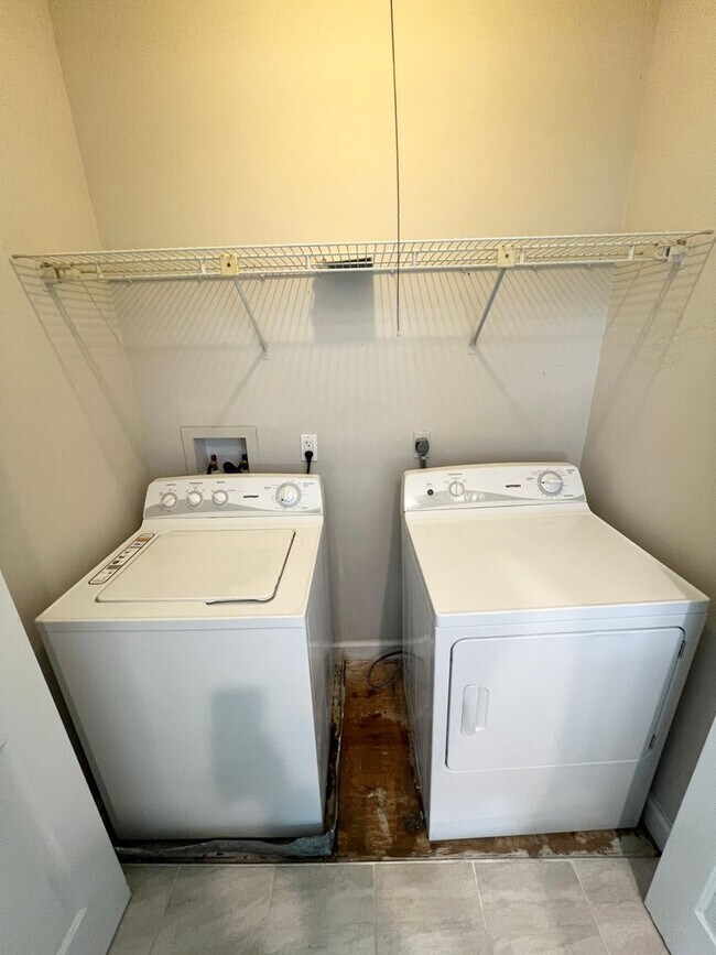 Building Photo - 2110 S 11th St