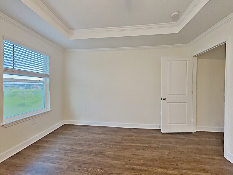 Building Photo - 960 Grafton Ridge Dr