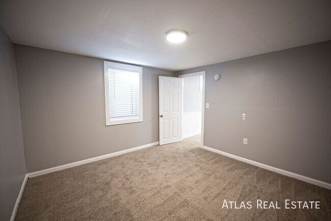 Building Photo - 16232 W 13th Ave