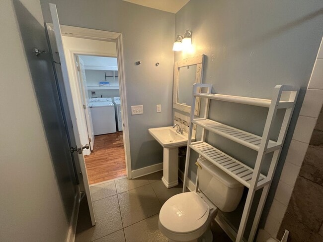 Building Photo - 2 Bedroom 2 Bath House on James Island - Charleston