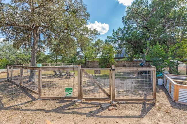 Building Photo - 3604 Clawson Rd