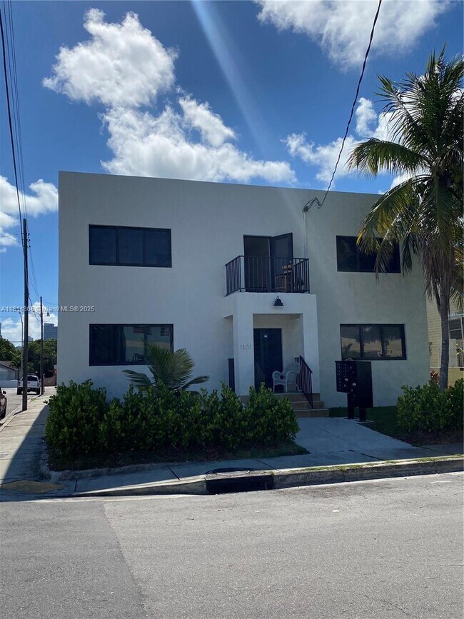 Building Photo - 1101 SW 12th Ct