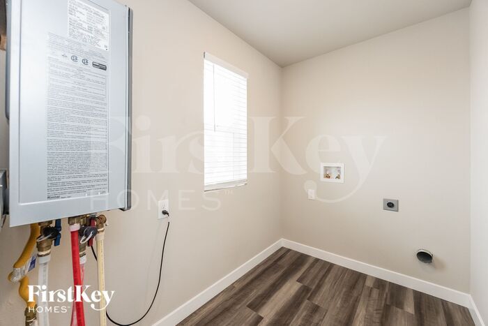 Building Photo - 10153 Luneth Dr