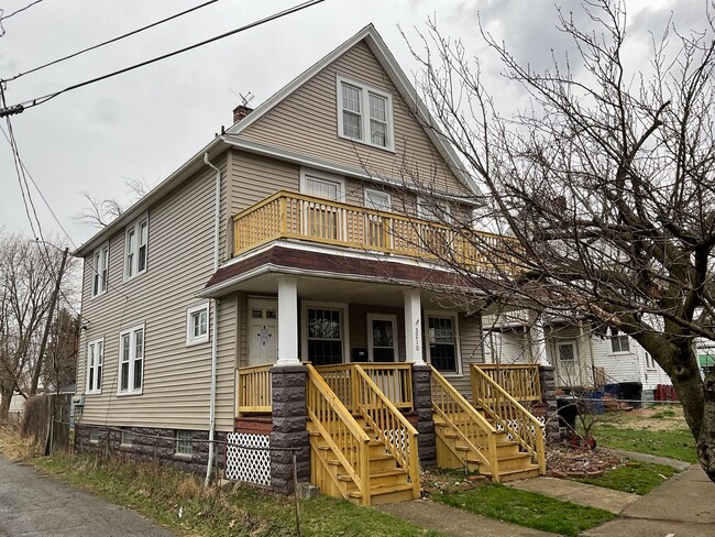 Primary Photo - 3210 Louisiana Ave