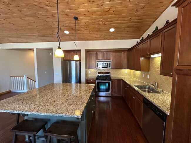 Building Photo - Long-Term Lease: The Ponderosa Meadows Townhouse