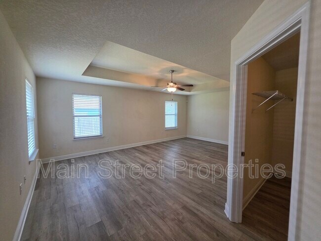 Building Photo - 4411 Fiske St