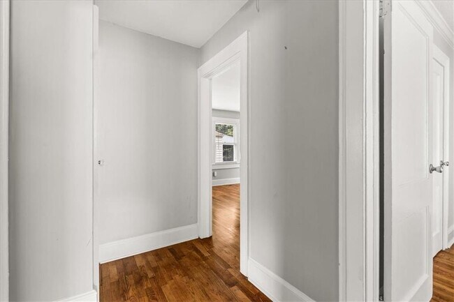 Building Photo - 259 Spence Ave SE