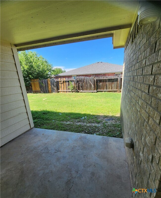 Building Photo - 1307 Cavalry Ln