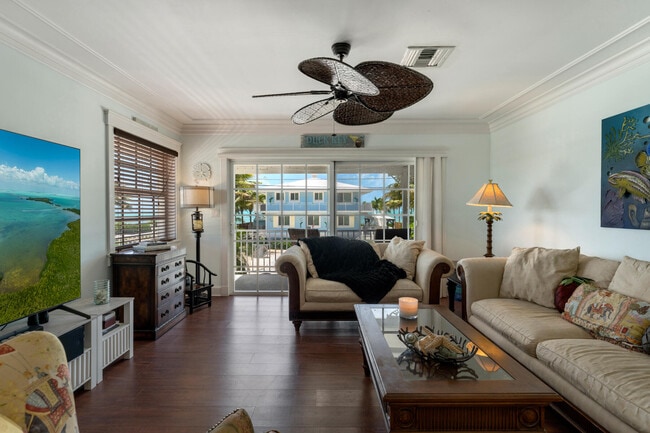 Building Photo - 235 W Seaview Cir